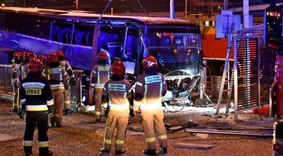 Tragiczny wypadek we Wrocławiu. Autokar wpadł do przejścia podziemnego