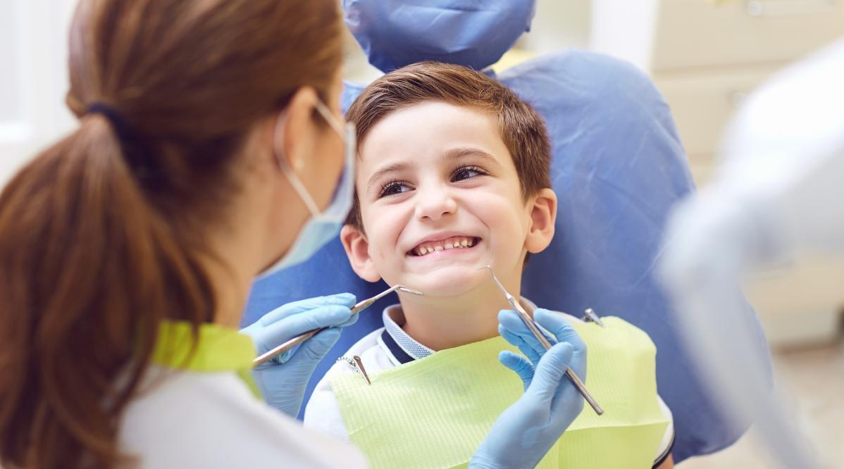 Dzieci i dentysta: spotkanie prawie niemożliwe