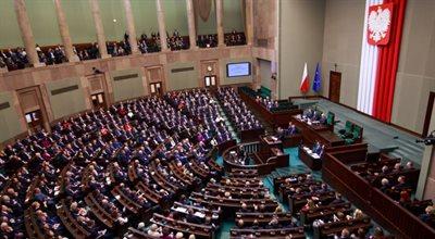 Obrady Sejmu. Posłowie będą debatować o zmianach w konstytucji i wakacjach kredytowych