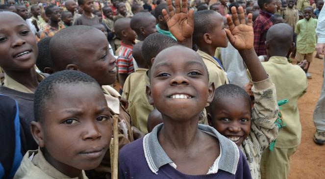 Szkoła w Burundi: setka uczniów w klasie i... cisza 
