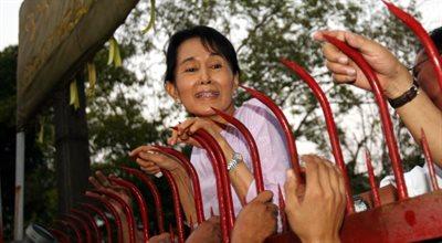 Pucz w Birmie. Szefowa rządu Aung San Suu Kyi oskarżona o nielegalny import sprzętu telekomunikacyjnego