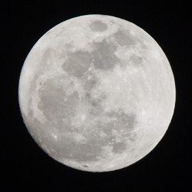 Dlaczego ciągle patrzymy na tę samą stronę Księżyca?