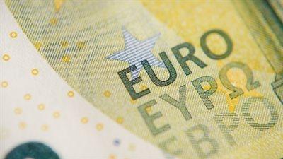 Były minister finansów Holandii: przyjęcie dziś euro to szaleństwo