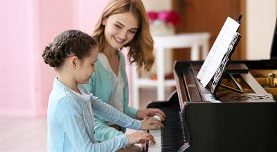 Nauka gry na pianinie - nieoceniony trening dla mózgu 