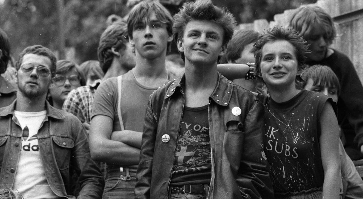 Polski rock lat 80. i jego wpływ na kulturę masową 
