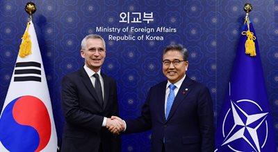 "Musimy odnieść się do globalnych zagrożeń". Sekretarz generalny NATO z wizytą w Korei Płd.