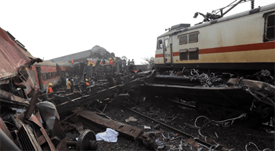Tragiczna katastrofa kolejowa w Indiach. Premier zapowiada surowe ukaranie winnych