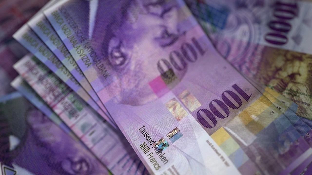 Marek Rzewuski: dobrowolne "dogadywanie się" banków z frankowiczami nie działa