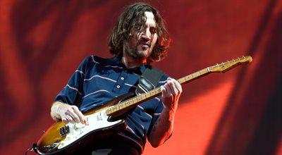 John Frusciante z dwoma elektronicznymi albumami pt. „. I :” oraz „: I I .”