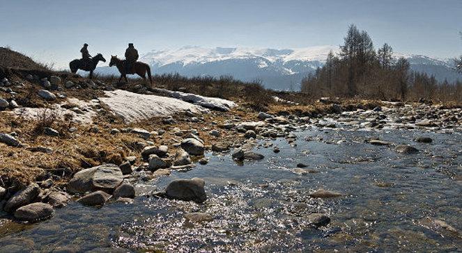 "Wystarczy przejść przez rzekę" - opowieść o Azji Środkowej