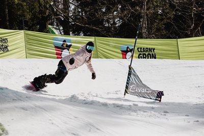 Brelok Banked Slalom 2023. Czwórka na zawodach na Czarnym Groniu