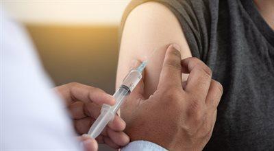 "Nigdy nie jest za późno na szczepienie". Ekspert o profikatyce w czasie epidemii grypy