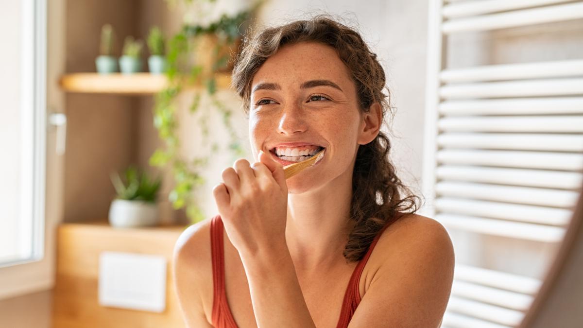 Innowacyjna pasta do zębów nie tylko je myje, ale i leczy 