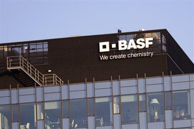 Europosłowie domagają się, aby niemiecki BASF wycofał się z inwestycji w Chinach