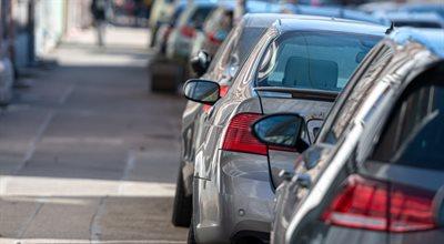 Nowelizacja prawa o ruchu drogowym. Czy zmienią się zasady dotyczące parkowania na chodnikach?