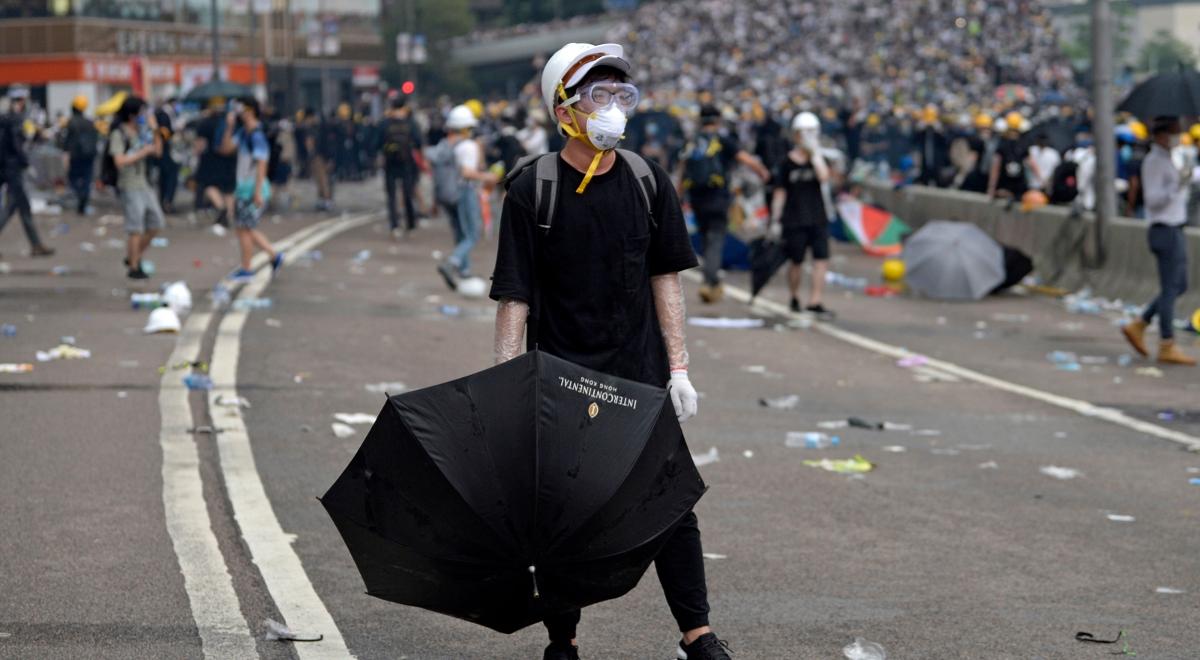 Protesty w Hongkongu. "Pekin sprawdza wytrzymałość mieszkańców"