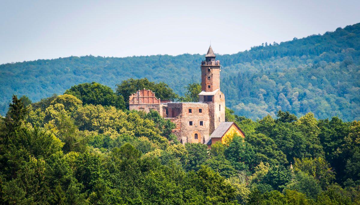 Zamek w Zagórzu Śląskim - jedna z wizytówek Dolnego Śląska