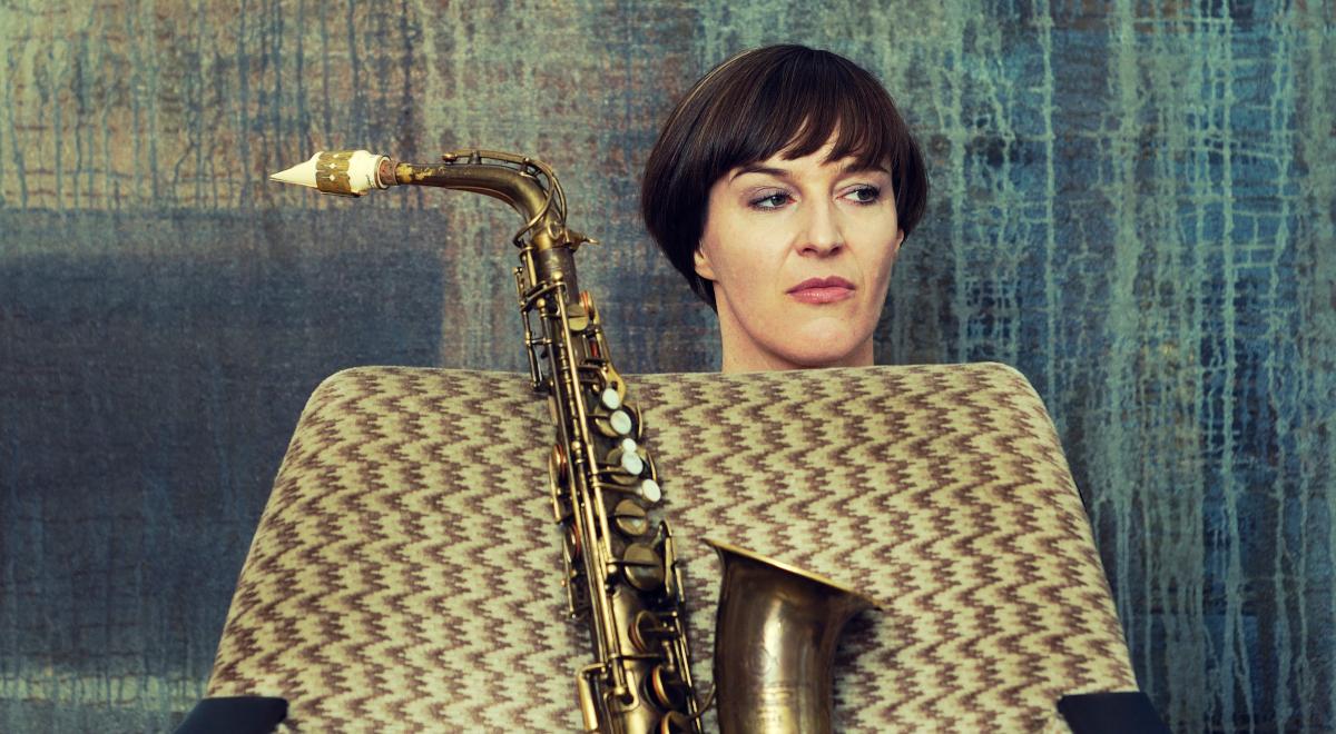 Silke Eberhard. Saksofon i gayageum w Berlinie