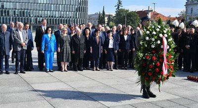 Miesięcznica katastrofy smoleńskiej. Politycy PiS uczcili pamięć ofiar