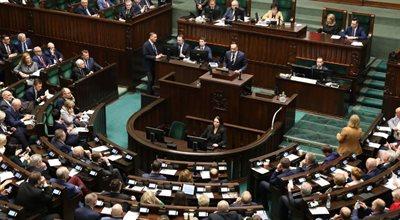 Zjednoczona Prawica liderem, Konfederacja poza Sejmem. Jest nowy sondaż wyborczy