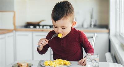 Bezpieczne kawałki. Jak należy oswajać dziecko z jedzeniem?
