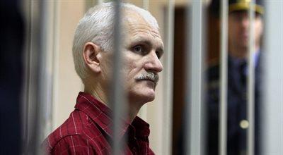 Reżim Łukaszenki kontynuuje represje. Białoruski sąd zajmie się sprawą noblisty Alesia Bialackiego