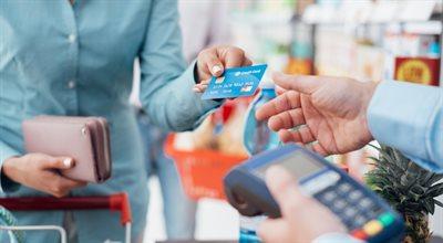 "Wyraźny wzrost wykorzystania płatności kartowych nie słabnie". Znamy wyniki najnowszego badania