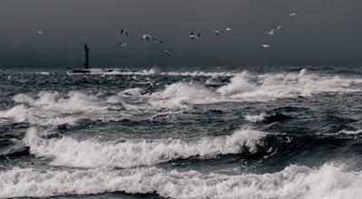 Nocna akcja na Bałtyku. Morska Służba uratowała trzech nurków z Hiszpanii