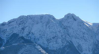 Trudne warunki w Tatrach. Turyści utknęli w schronisku w Dolinie Pięciu Stawów