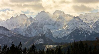 Białe święta w Tatrach. "Idąc w góry, trzeba zabrać zimowy sprzęt"