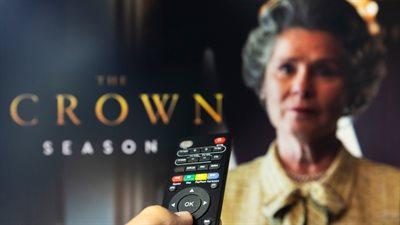 "The Crown": przebojowy serial o Elżbiecie II i rodzinie królewskiej. Wystartował szósty, ostatni sezon