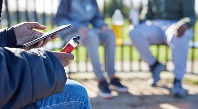 Alarmujące dane: blisko polowa nastolatków sięga po e-papierosy!