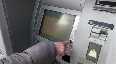 Co zrobić, gdy bankomat zatrzyma kartę?