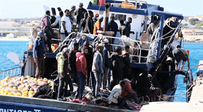 Wiceszef MSWiA: pakt migracyjny tylko napędzi falę uciekinierów do Europy
