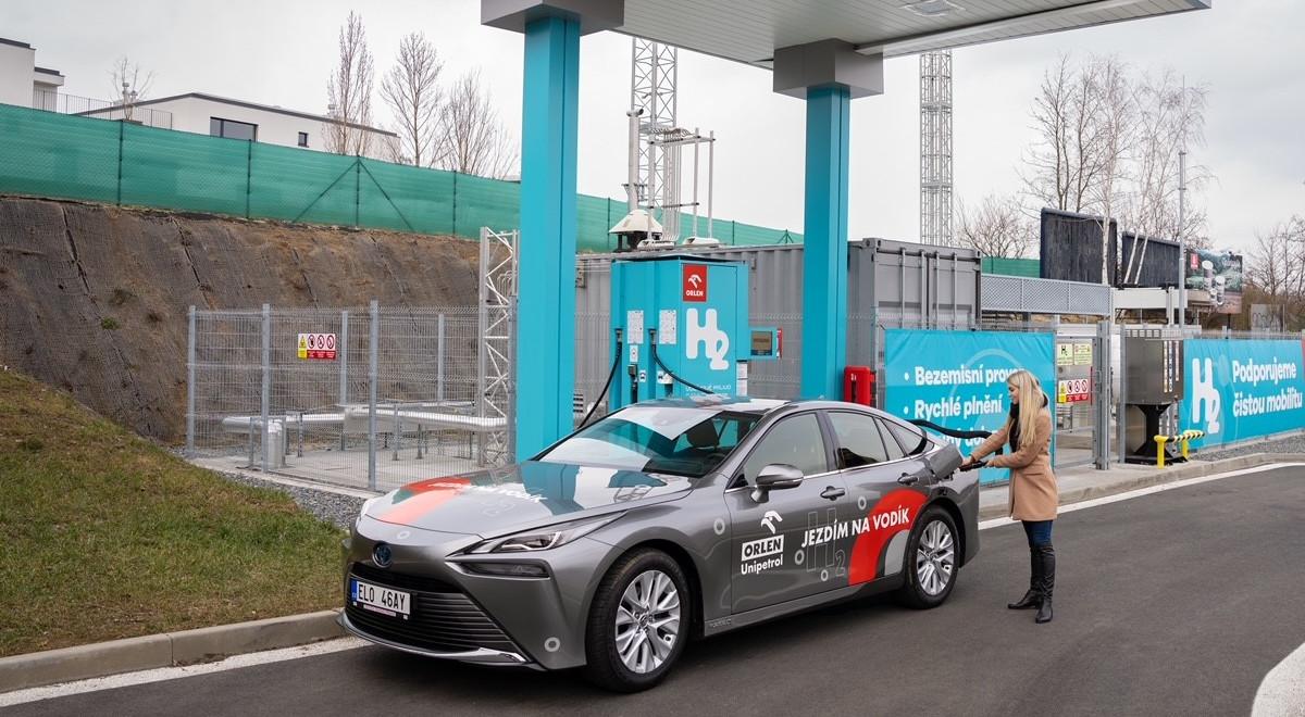 PKN Orlen uruchomił swoją pierwszą w Czechach stację paliw z wodorem. Podobne powstaną w Polsce