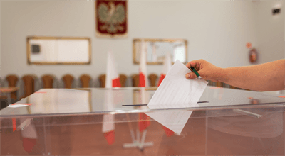 Większość Polaków chce referendum. Zagłosują 4 razy "NIE". Nowy sondaż