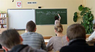 "Są szanse na kontynuację nauki". Sytuację gimnazjum na Litwie przybliżyła jego dyrektor