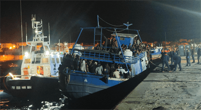Kryzys migrancyjny na Lampedusie. Na wyspę przybyli kolejni nielegalni migranci