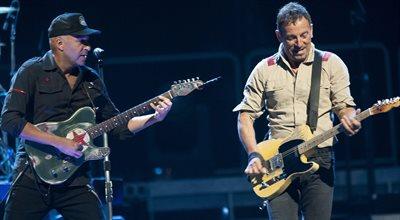 Springsteen, Vedder i Morello w klasyku AC/DC