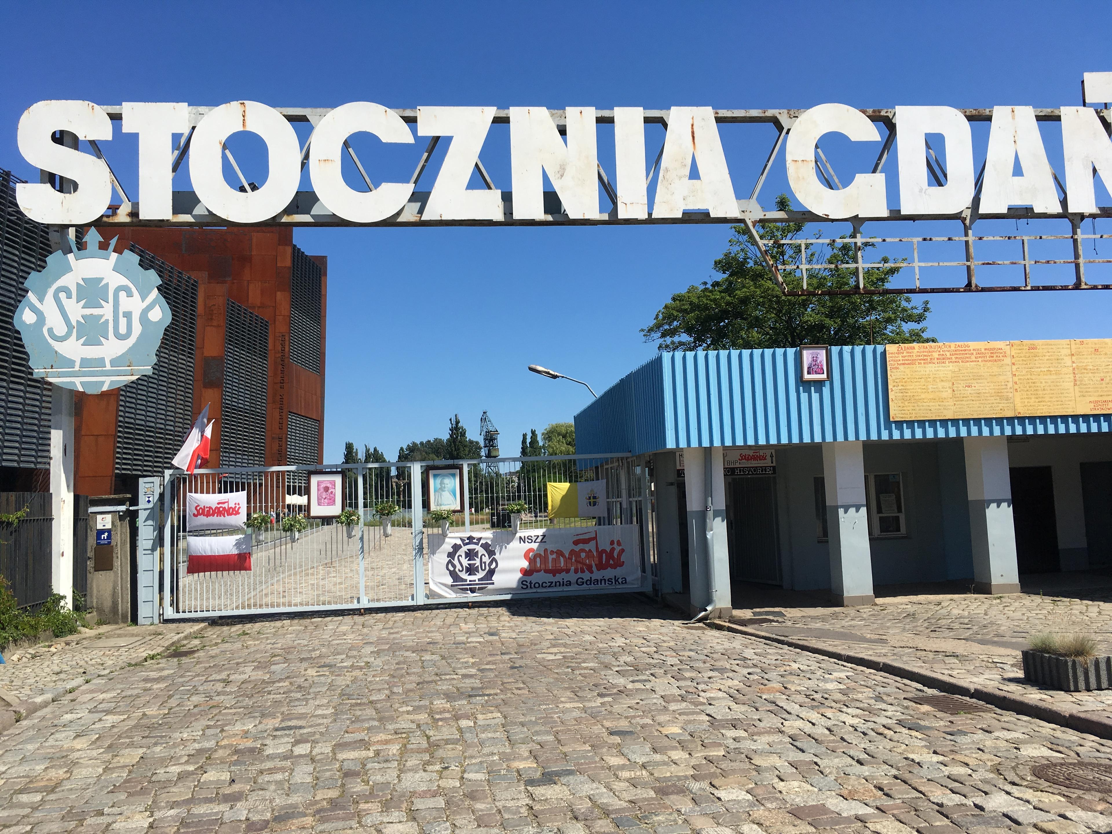 Stocznia Gdańska: industrialna historia i kulturalna teraźniejszość