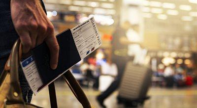 Wizy, certyfikaty i odwołane loty. Jak bezpiecznie podróżować za granicę?