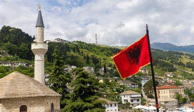 Polak pokazuje turystom piękno Albanii. "Eryk" - reportaż Beaty Korbas 