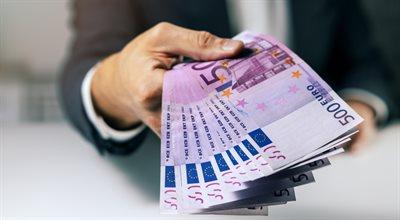 Coraz więcej fałszywych banknotów i monet euro w Niemczech. Bundesbank uspokaja