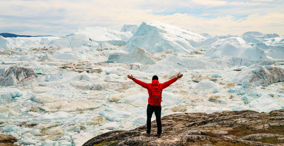 Podróż przez Grenlandię. Jak pokonuje się lodowe pustkowia?