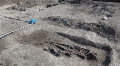 Groby sprzed kilkuset i kilku tysięcy lat znaleziono na placu budowy biurowca w Chełmie. "To sensacja archeologiczna"