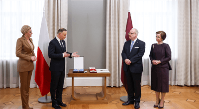 Spotkanie prezydentów Łotwy i Polski. Egils Levits i Andrzej Duda z odznaczeniami