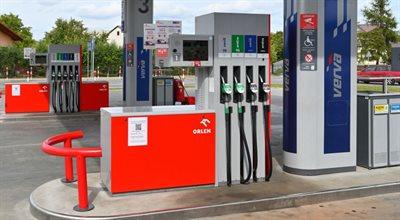 W Polsce rośnie liczba stacji paliw i ładowarek do aut elektrycznych. Znamy najnowsze dane