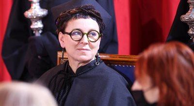 Olga Tokarczuk z tytułem doktora honoris causa UW