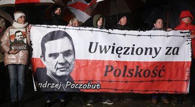 Kolejna akcja solidarnościowa z Andrzejem Poczobutem. "Nadal przebywa w izolacji i nie dostaje leków"