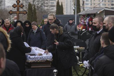 "Rosja będzie wolna". W Moskwie pogrzebano  Nawalnego - żegnały go tysiące